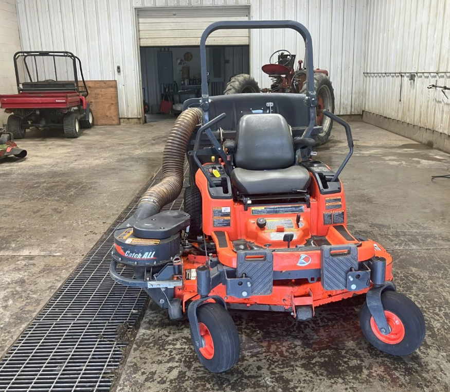 Cortadora Cero Giro Kubota ZD221 con Bagger