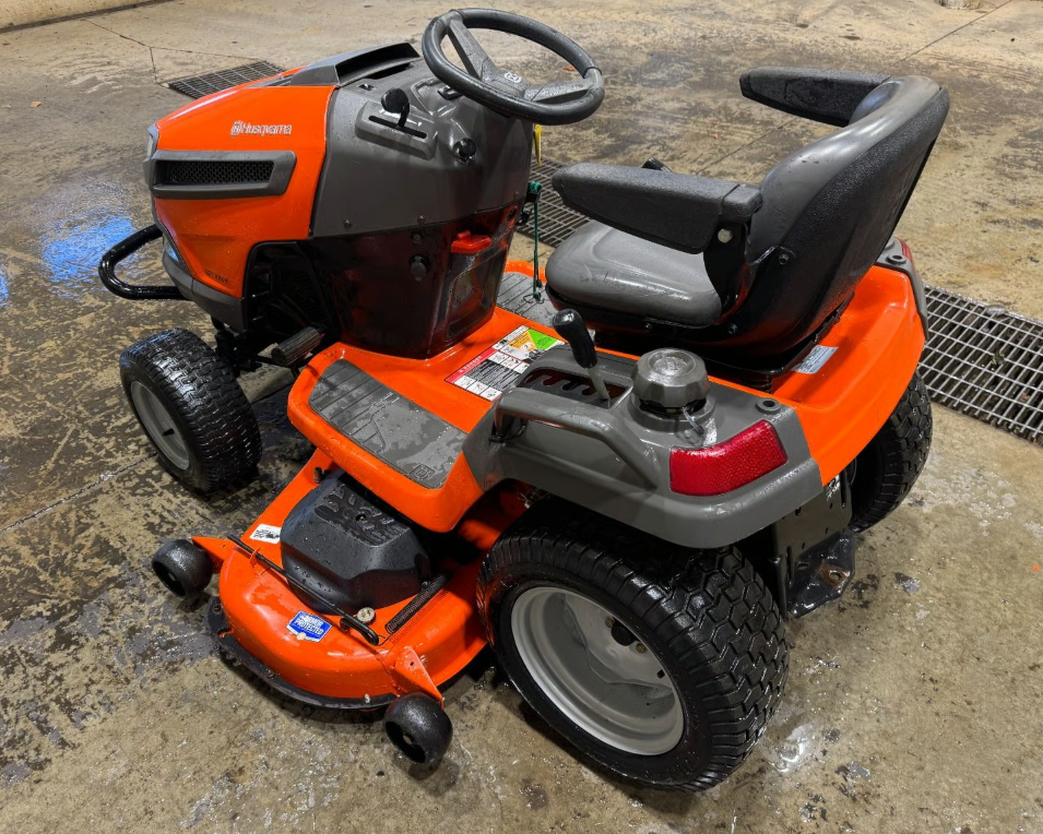 Tractor de Jardín Husqvarna LGT2654 - Imagen 3