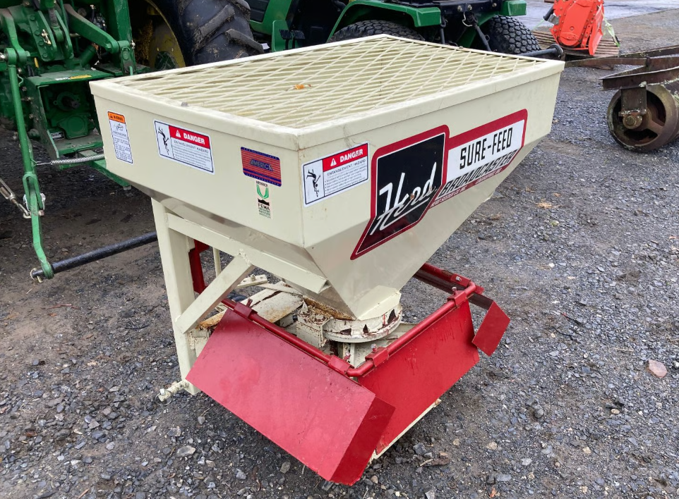 Herd 550 3pt Salt and Sand Spreader