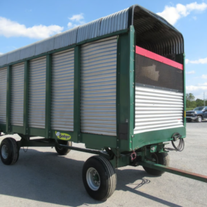 Remolque Forrajero Badger 18' con Descarga Trasera