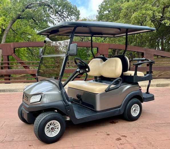 2019 Club Car Tempo – Elektrisch (Platinum/Beige) - Afbeelding 2