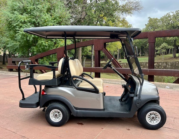 2019 Club Car Tempo – Elektrisch (Platinum/Beige) - Afbeelding 3